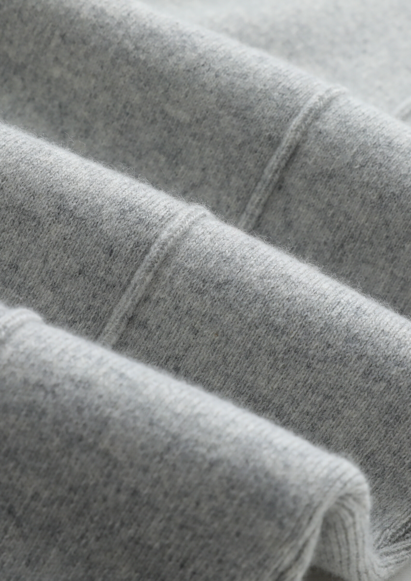 PURE EXTRA-FINE MERINO WOOL LUZZO SET - LJUSGRÅ