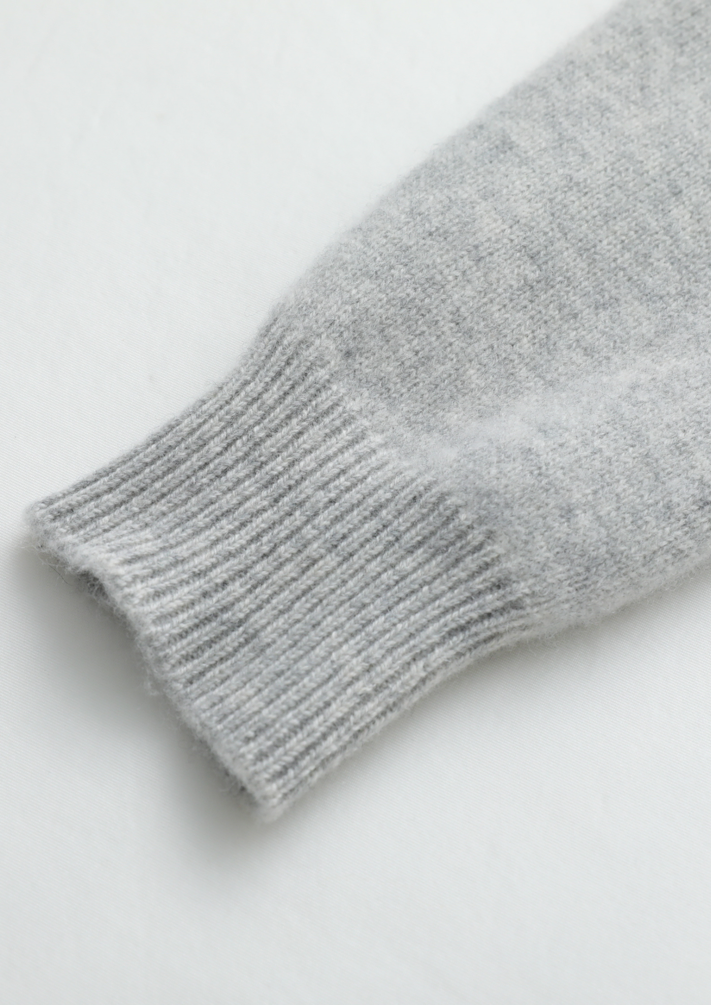 PURE EXTRA-FINE MERINO WOOL LUZZO SET - LJUSGRÅ